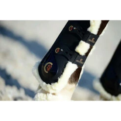Peesbeschermers Kentucky Elastic Sheepskin Zwart -Paard Verzorging peesbeschermers kentucky elastic sheepskin zwart 1500x1500 137917