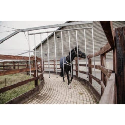 Stapmolendeken Kentucky 160gr Waterdicht Donkerblauw -Paard Verzorging stapmolendeken kentucky 160gr waterdicht donkerblauw 1500x1500 139846