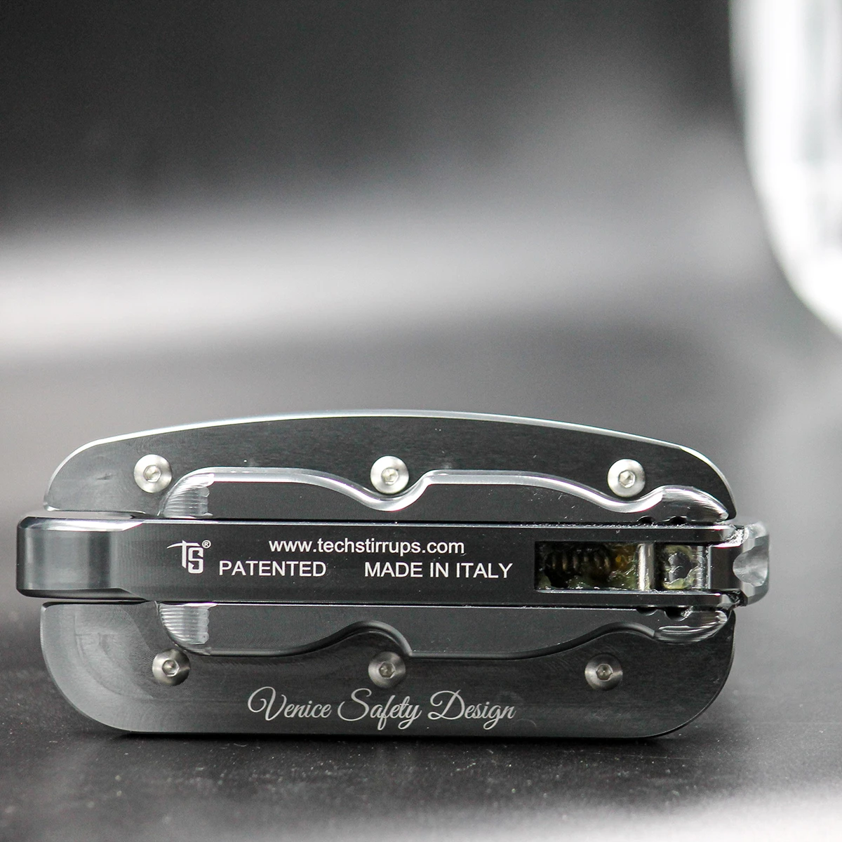 Veiligheidsbeugels Tech Stirrups Venice Dressage Sloped Zwart 7 Veiligheidsbeugels Tech Stirrups Venice Dressage Sloped Zwart - Afbeelding 7